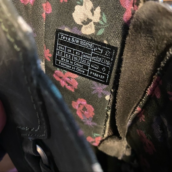 Teva Foxy Mid-calf Grey Boot, size 8.5 - Picture 7 of 7